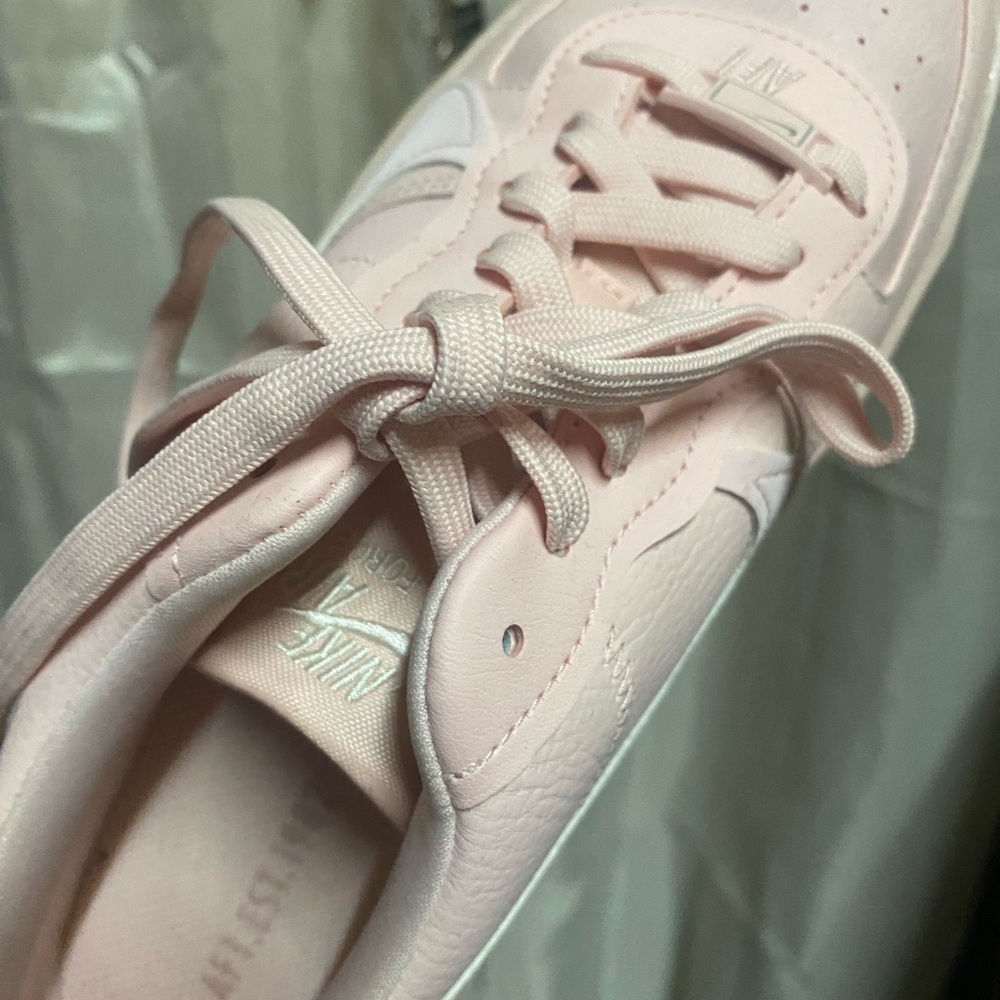 Shoes - Picture 2 of 9